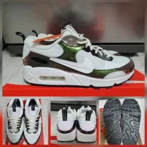 [국내매장용] 나이키 에어맥스90 FV1168-100