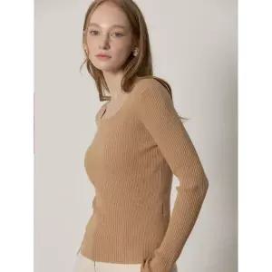 [하프클럽/쉬즈미스]러쉬 울 스퀘어넥 리브 니트 탑 (택가격 138000원)