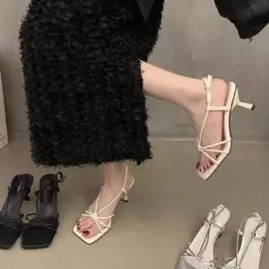 솔저스2 여자 로퍼 하이힐 스몰 프렌치 블랙 스트랩 샌들 슈즈 스타일 로마 고무창 OPH5