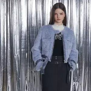 에고이스트 페이크 퍼 라운드넥 크롭 무스탕 ER4MZ661 366800