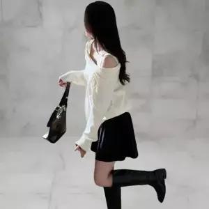 [옷자락]여성 가을 겨울 따뜻한 벨벳 플레어 미니스커트