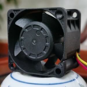 Sanyo Denki 3 선 서버 냉각 선풍기 9GA0424P3G001 DC 24V 0.15A 40x40x28mm