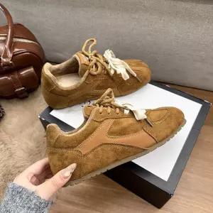 여성 트렌디 아이템 신발 운동화 워킹화 기모 빈티지 가을 겨울 키높이 캐주얼 트렌드 HT4