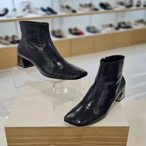 [미소페][미소페] by미소페 여성 스퀘어토 통굽 앵클부츠 (5cm) 112546020 (P003750914)