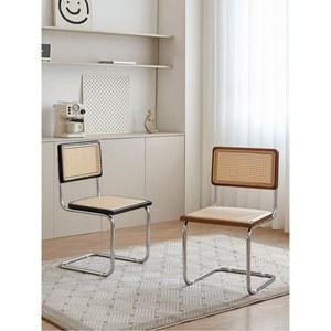 등나무 의자 철제 우드라탄의자 블랙 라지 나무색 A타입 체어 레트로 스툴 등받이 펜션