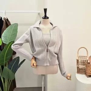 FW5L9ST5268_카라넥 집업 민소매 세트