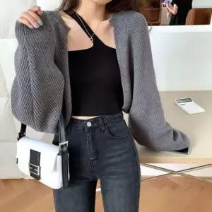 [라일리여성의류] Rly 걸스 오버실루엣 데일리 패션 뜨개탑 짜임 숏아우