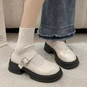 에나멜 나비장식 통굽 로퍼 메리제인 라운드코 키높이 WF72E5F