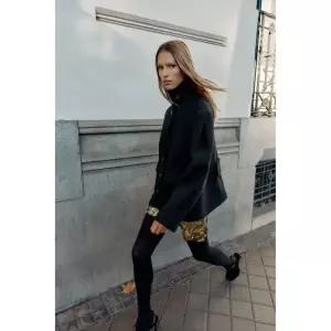 [정품] 자라 자켓 코트 데일리 아웃터 ZARA 울 하이넥 쇼트 - 블랙