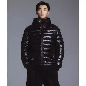 [라이프워크] 공용) Lite 글로시 후드 다운 점퍼_LW254DJ101