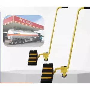 바퀴달린 고임목 고정 삼각형 제동기 받침목 화물차 손잡이식 카센터 거치대