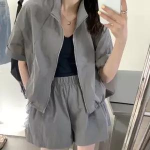 여름 트레이닝복 캐주얼하고 가벼운 반팔 반바지 집업 아노락세트