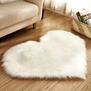 카페트 하트 뿅뿅 털러그 장모 러그 50x60cm (WFHJF0X)