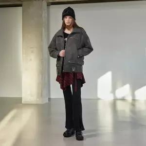 [롯데백화점]에고이스트 밑단 트임 슬림 부츠컷 데님팬츠 ER4DP260