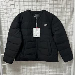 (국내매장판) 뉴발란스 UNI 액티브 라이트 구스 다운 패딩 점퍼(NBNPE41913)