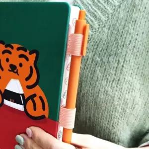 펜꽂이 다이어리 공책 휴대용 펜홀더 핑크 (KYR-WFFN8FJ)