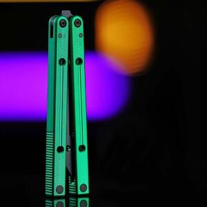 아머드 샤크 스퀴드트레이너 알루미늄 채널 핸들 버터플라이 트레이닝 나이프 발리송