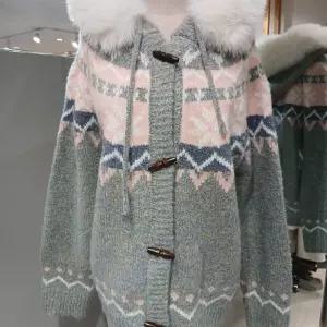 [AK수원점] [르니앤맥코이] MN01KJ708HJZ 포근한 인조 퍼 후드 롱 가디건