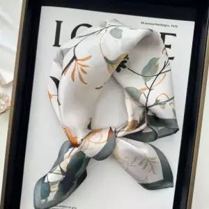 실크 소재 플라워패턴 데일리 아이템 쁘띠 숏 스카프 WF0FA5D