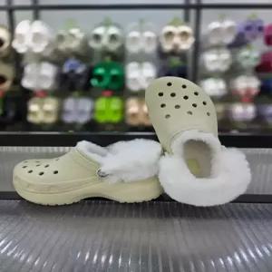 [크록스]여성 키높이 클래식 플랫폼 퍼즈 라인드 클로그 212854-2Y2/애플아울렛