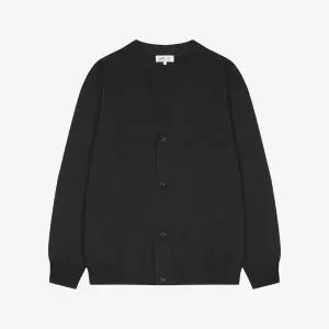 갤러리아 지이크 다크그레이 울100 라인 디테일 베이직 세미오버핏 가디건 P