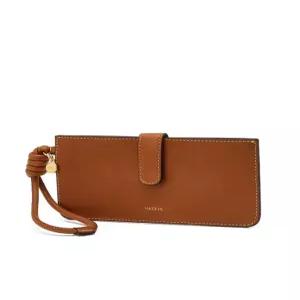 헤지스 액세서리 26SS [리네아] 브라운 소가죽 슬림 장지갑(스트랩포함) HIWA6E030W2