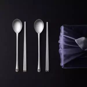 [리한]한국도자기 칠보 수자문 예단은수저 2벌세트(은80%/1벌 93.75g)+ 외국인선물/혼수비단보자기포장