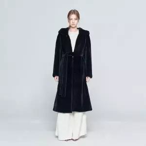 사바티에 브랜드관 플럭밍크 후드 롱 코트 (L24310SS)