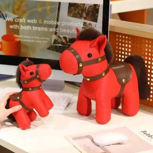 붉은말 인형 키링 동물 캐릭터 가죽 봉제 행운의 말 장식품