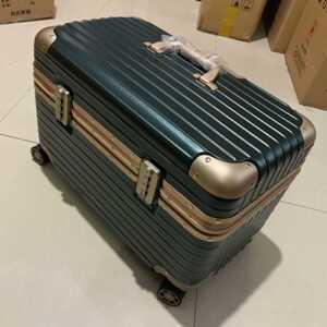 가로형 프레임 그린 캐리어 기내용 다용도 가방 16인치