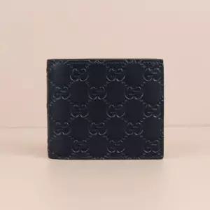 시그니처 시마 레더 남성 반지갑 네이비 779836 CWC1N 4009 [여주아울렛]