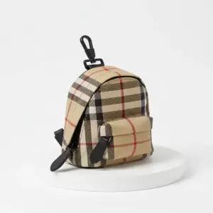 [버버리]Check Mini Canvas Backpack Keyring 8084110 체크 미니 카바스 백 키링 819740