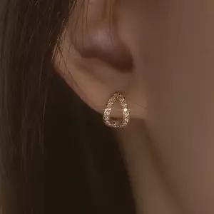 [더블유비엘]14k post 블론디 큐빅 원터치 링귀걸이   (윙블링)