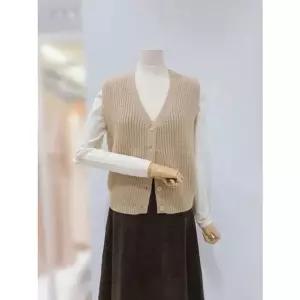 [갤러리아] [SOUP]앞 단추 브이넥 니트 조끼 SBAVK31