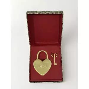 디올 골드 하트 락 키 뉴 위드 박스 정품 노벨티 리미티드 에디션
