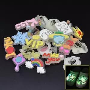 신발 아쿠아슈즈 완성품 발광 야광 구멍 랜덤 악세사리 빛