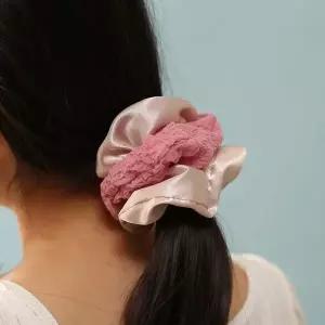 [하프클럽/셀러허브_여성트랜드패션]새틴 주름 새틴헤어슈슈 엔젤슈슈 새