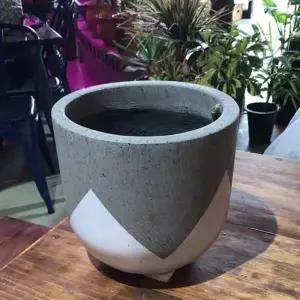 모던 테라스톤팟 화이트-트라이앵글 원형 22x20cm 화분식물 꽃화분 키우기 인테리어 실내 취미생활 실내용