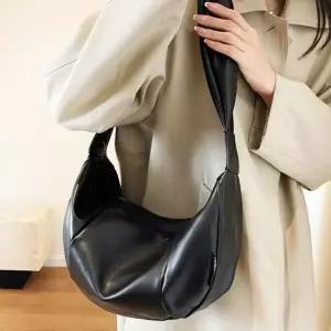 바나나 크로와상 여성 데일리 크로스백 가방 블랙 (WFKISQV)