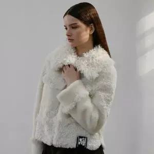 [에고이스트](24겨울) 루즈핏 페이크 퍼 무스탕 (EQ4MZ060)[35497161]