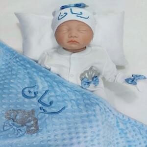 무라식  Dollbling 3pcs 플러스 담요 날개 의상  이름 자수 Sweetwood 선물 세트 아기 잠옷 모자 환영 홈