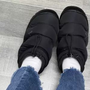 푸마 터프 패디드 3 미드 패딩 블랙 남녀공용 방한화 402376-01