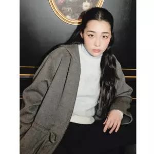 [롯데백화점]씨씨콜렉트 플라워 자카드 풀오버 C254KSK035