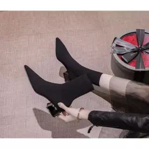 8011 메탈 굽장식 스판 삭스 부츠