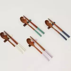 옻칠 수저 세트 핸드메이드 원목 숟가락 나무 수저 세트 젓가락 가정용 4인 음식