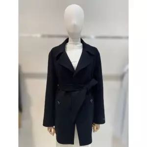 갤러리아 시슬리 (25겨울) 버디 더블 버튼 미드 코트 SACT34561 BK