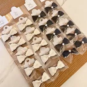 [에이치플러스몰]강아지 리본 빗살핀 2컬러 20P 애견 똑딱이 헤어핀 애견빗살핀