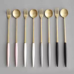 [텐바이텐]국산 에펠 골드 그립감 좋은 롱티스푼 롱포크 세트 1p 아이보리 베이