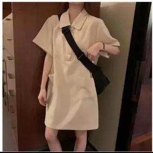 [오노마] ONM 베이지 포켓 카라 블랙 원피스 (S11881663)