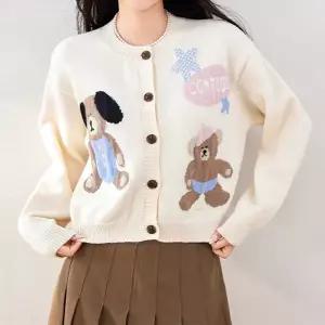 [퀸이즈][퀸이즈] 치빈 베어 라운드넥 크롭 가디건